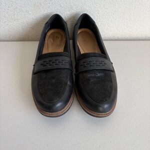 Clarks Shoes Womens 8 1/2 Loafer Black Slip On Round Toe Casual Comfort